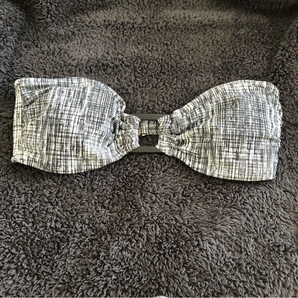 Strapless Bandeau Top in Black & White - Unbranded